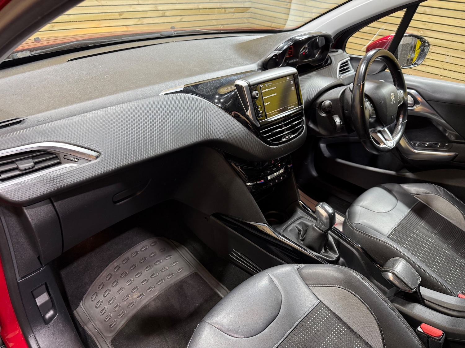 Used Peugeot 2008 2017 for sale - 76665363: Photo 28