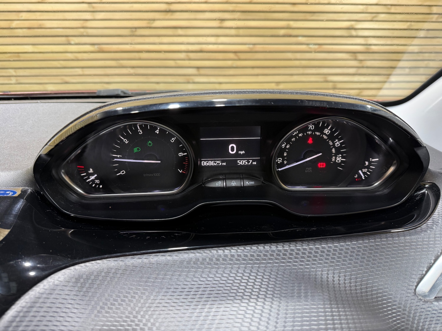 Used Peugeot 2008 2017 for sale - 76665363: Photo 32