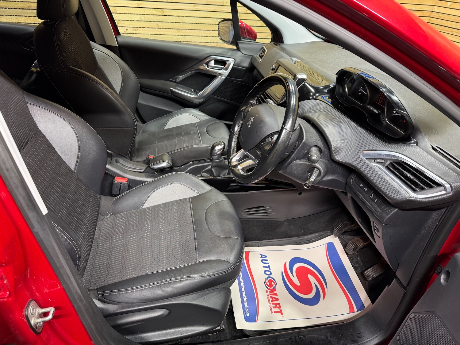 Used Peugeot 2008 2017 for sale - 76665363: Photo 7