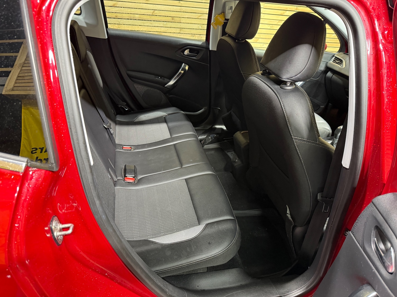 Used Peugeot 2008 2017 for sale - 76665363: Photo 8