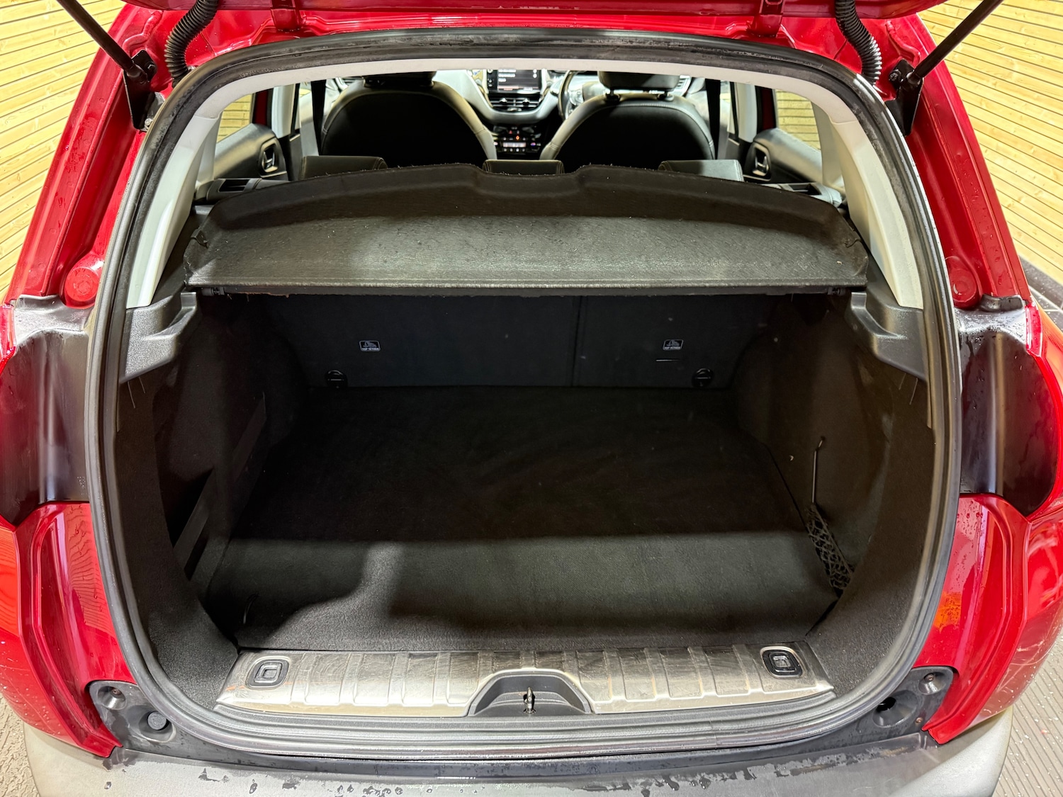 Used Peugeot 2008 2017 for sale - 76665363: Photo 9