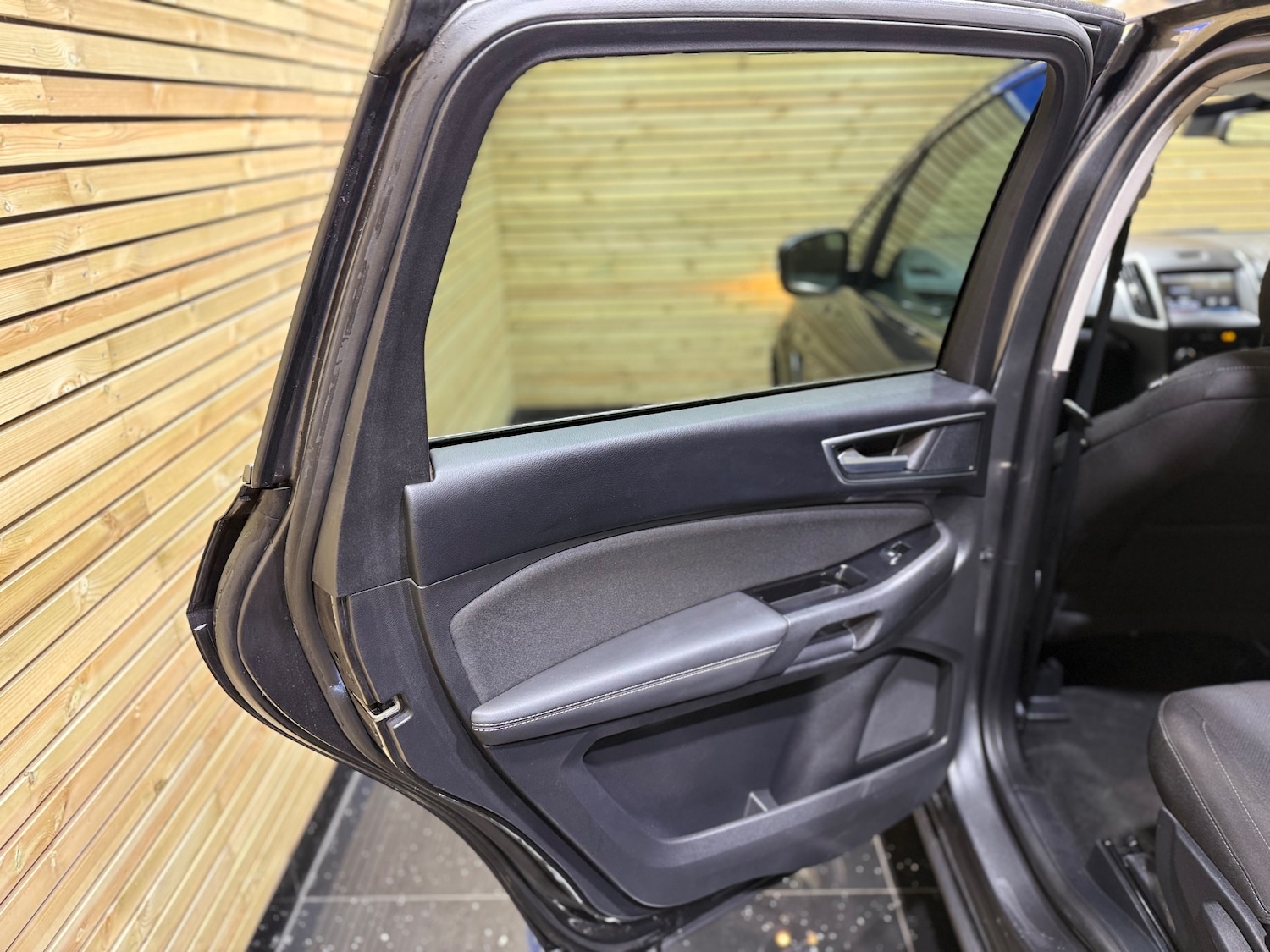 Used Ford S-Max 2015 for sale - 77171443: Photo 31