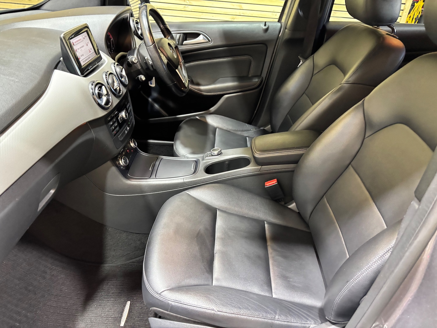 Used Mercedes-Benz B-Class 2012 for sale - 76022830: Photo 27