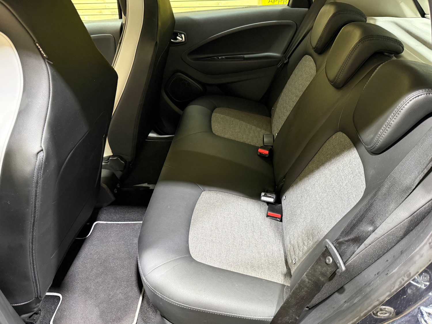 Used Renault Zoe 2020 for sale - 76382799: Photo 32