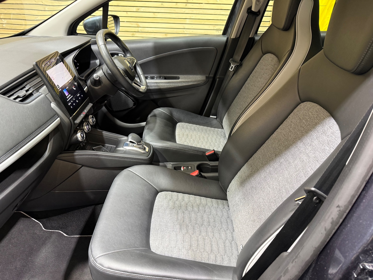 Used Renault Zoe 2020 for sale - 76382799: Photo 36