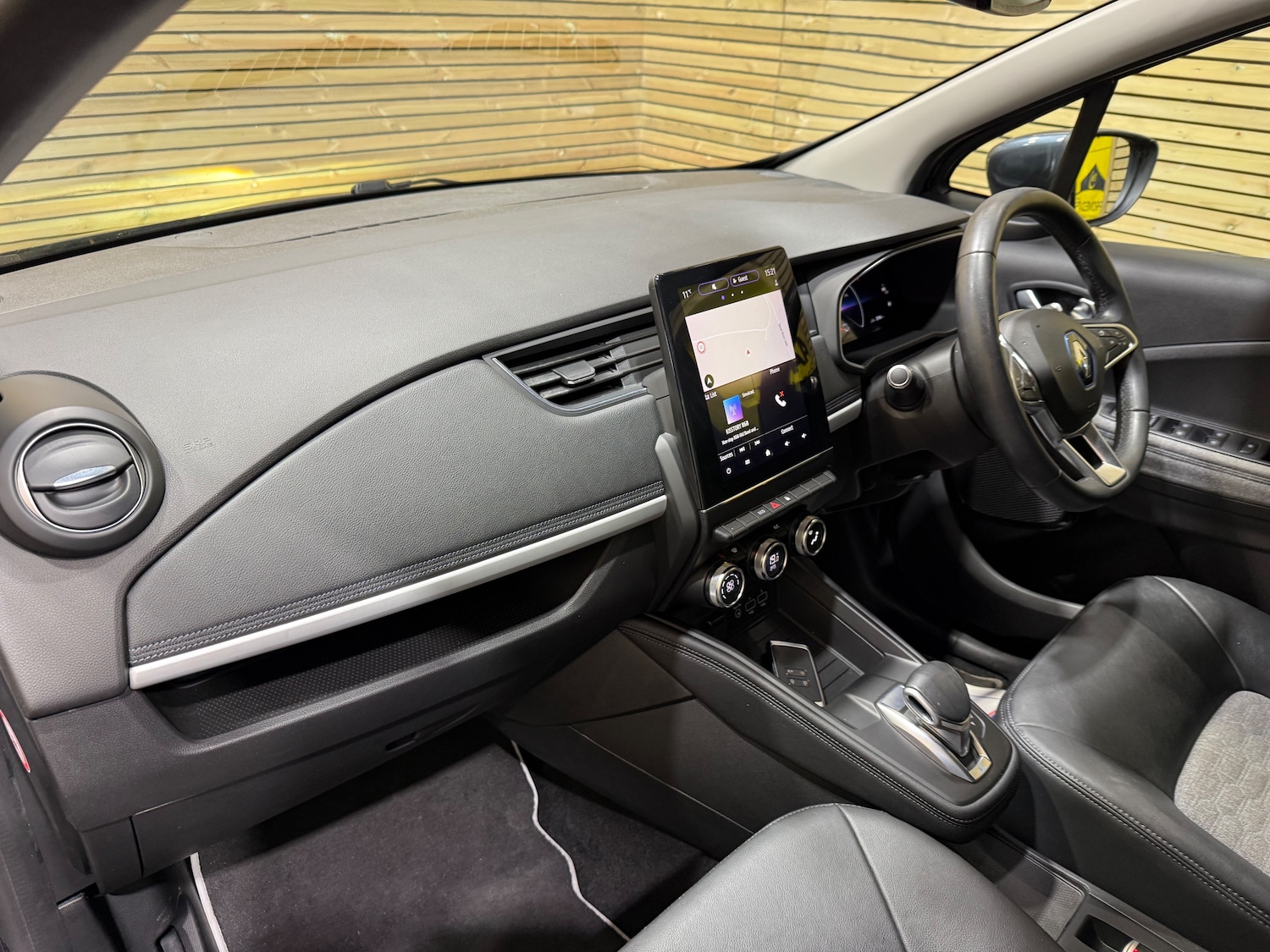 Used Renault Zoe 2020 for sale - 76382799: Photo 37