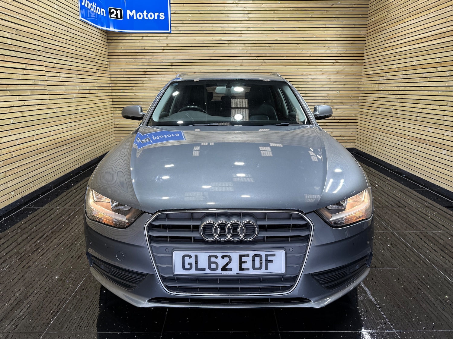 Used Audi A4 2012 for sale - 77641772: Photo 2