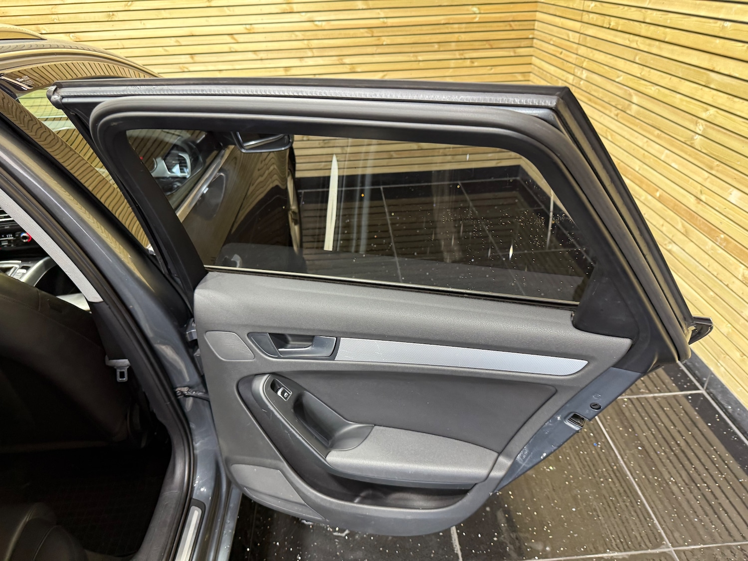 Used Audi A4 2012 for sale - 77641772: Photo 24