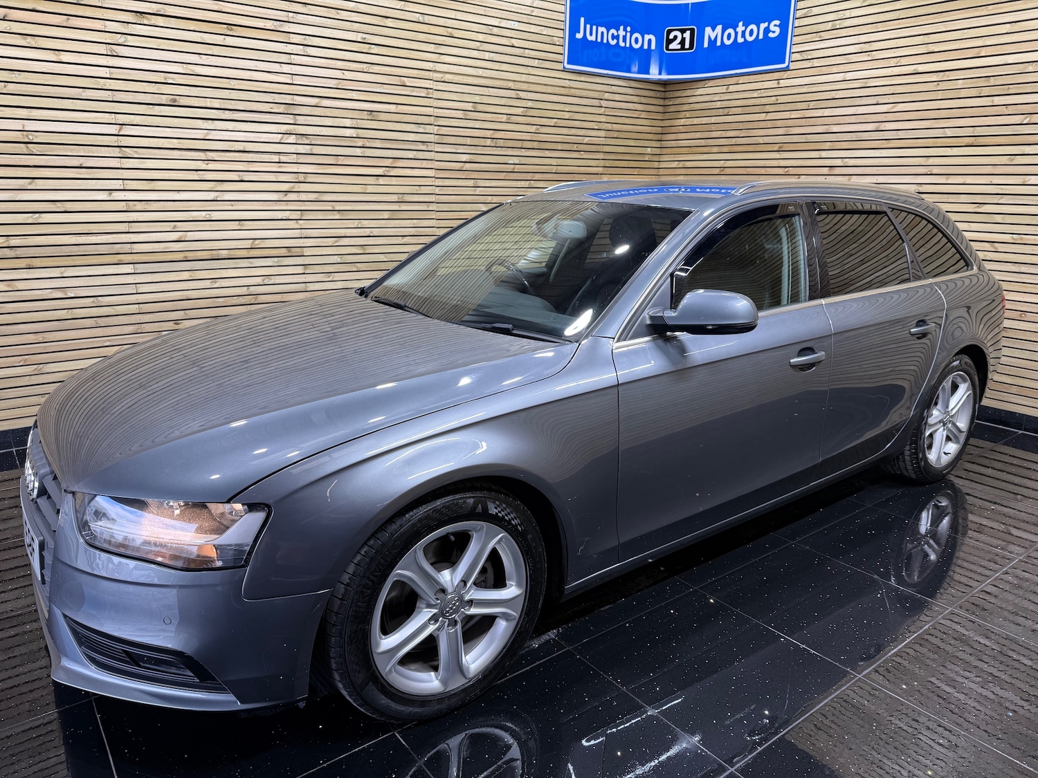 Used Audi A4 2012 for sale - 77641772: Photo 5