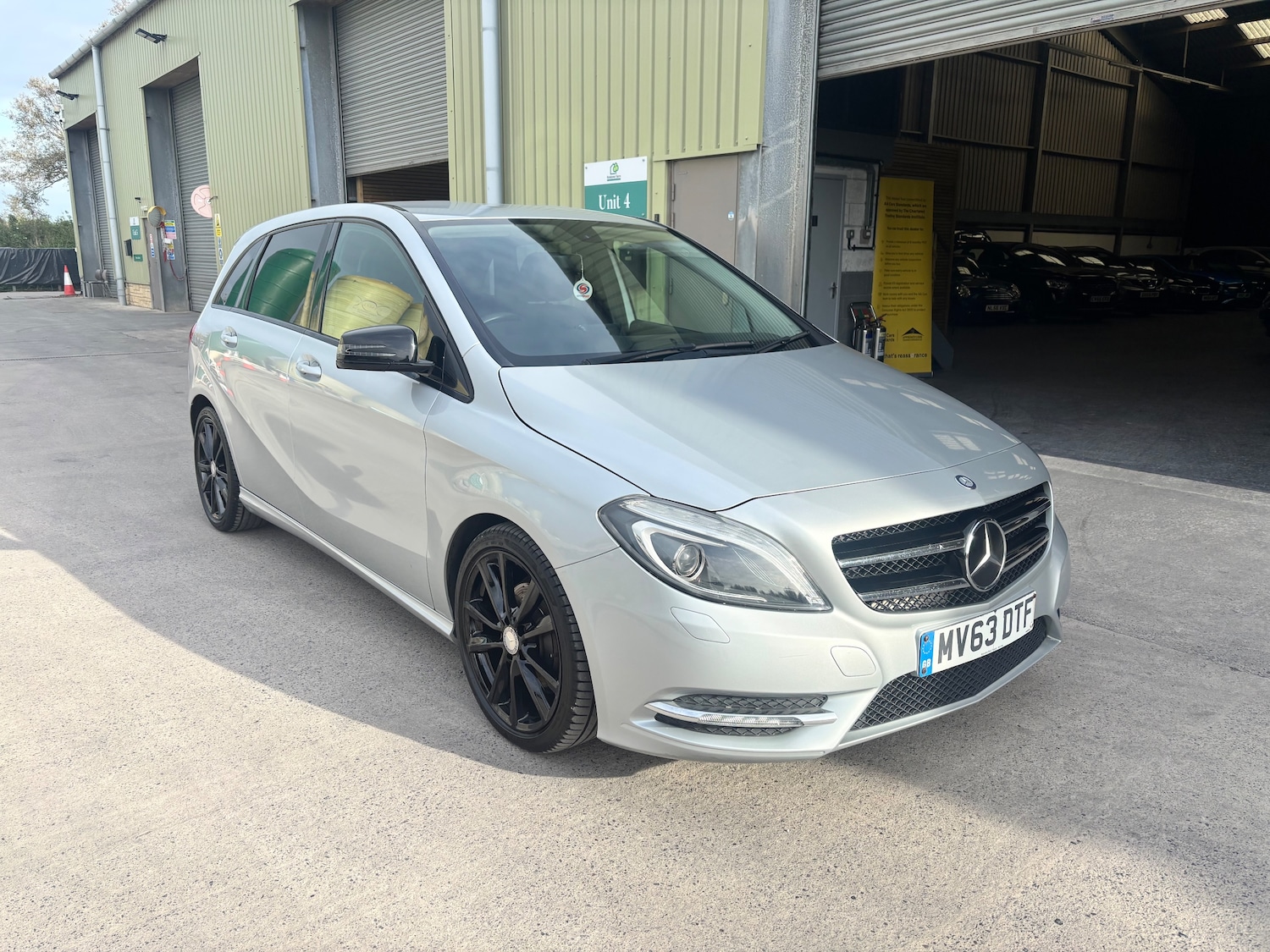 Used Mercedes-Benz B-Class 2013 for sale - 76097341: Photo 2