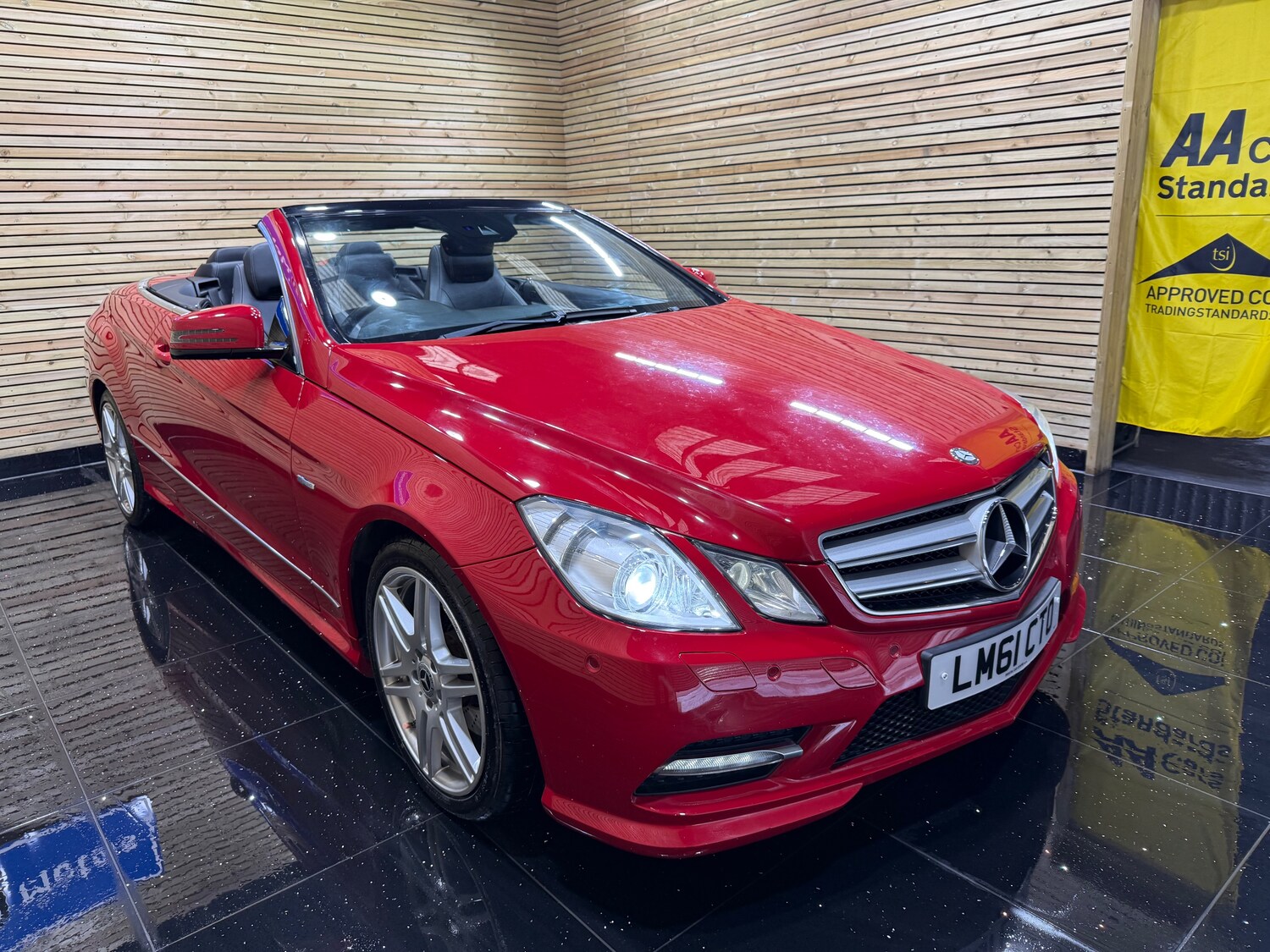 Used Mercedes-Benz E Class 2011 for sale - 76477485: Photo 17