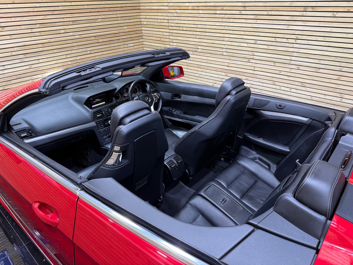 Used Mercedes-Benz E Class 2011 for sale - 76477485: Photo 25