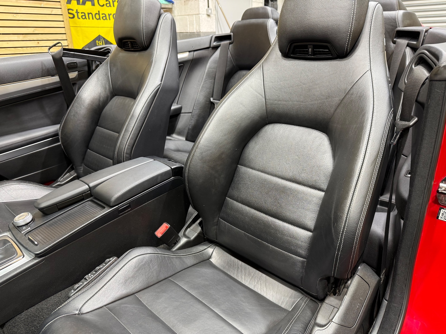 Used Mercedes-Benz E Class 2011 for sale - 76477485: Photo 28