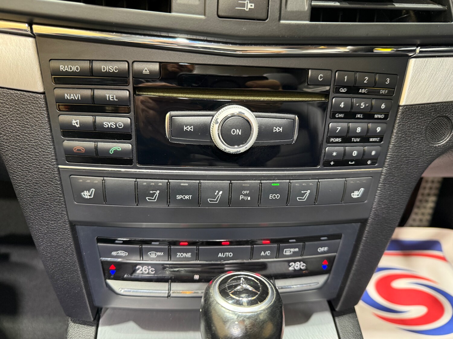 Used Mercedes-Benz E Class 2011 for sale - 76477485: Photo 30