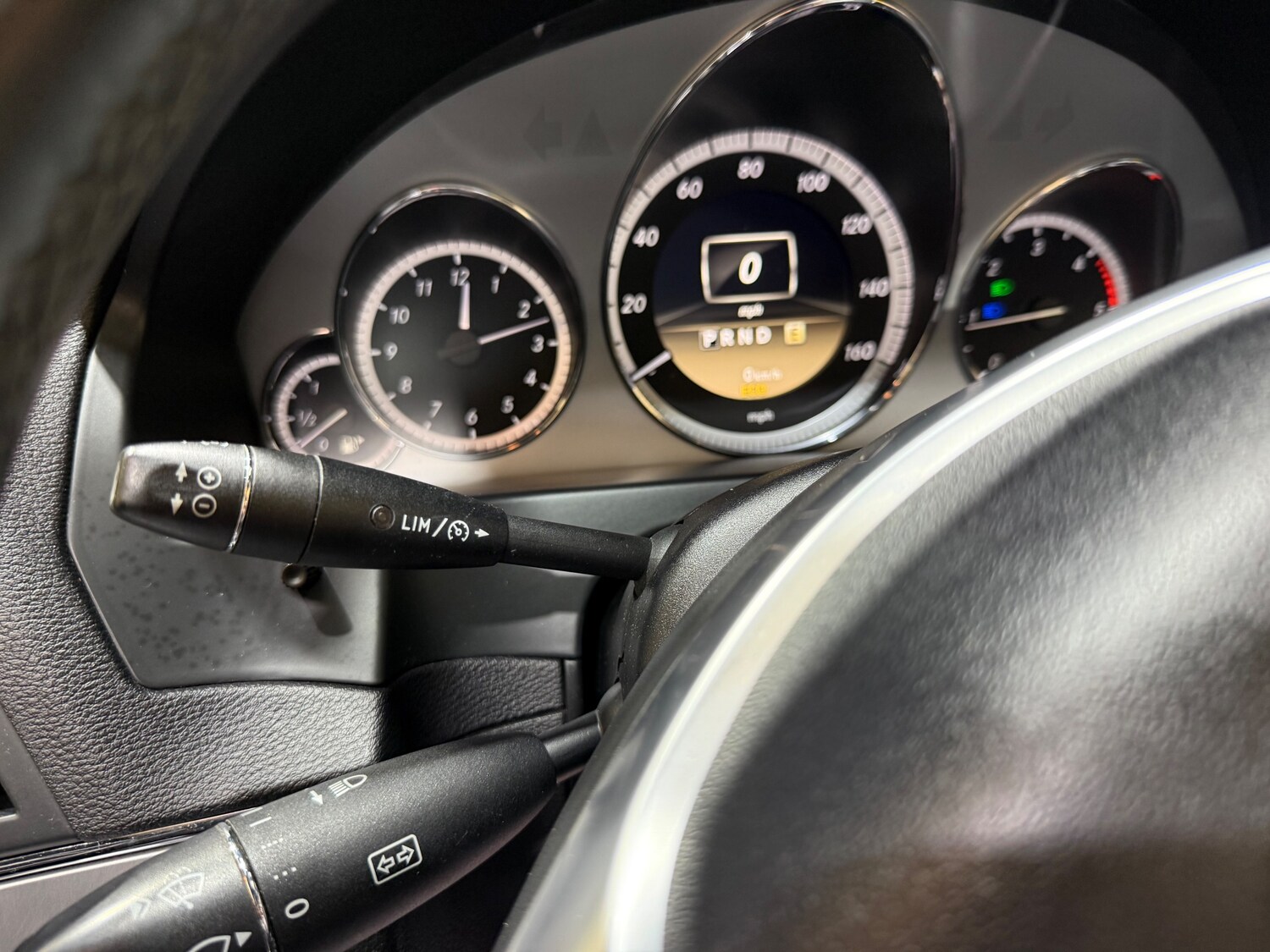 Used Mercedes-Benz E Class 2011 for sale - 76477485: Photo 33