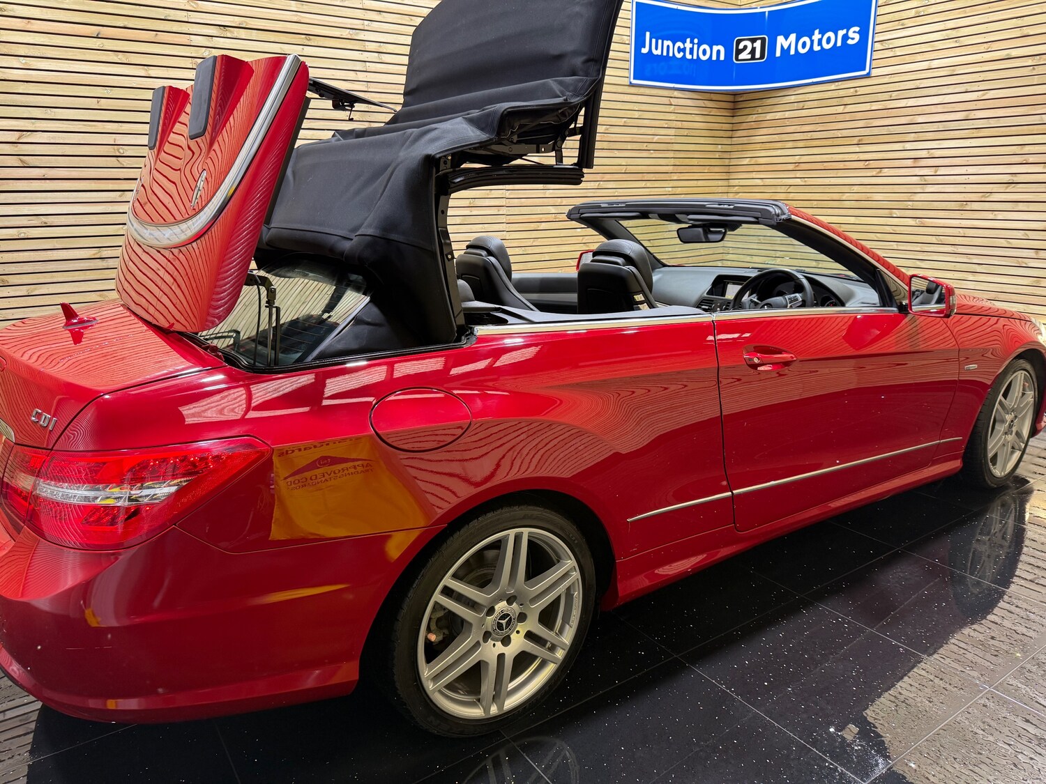 Used Mercedes-Benz E Class 2011 for sale - 76477485: Photo 36