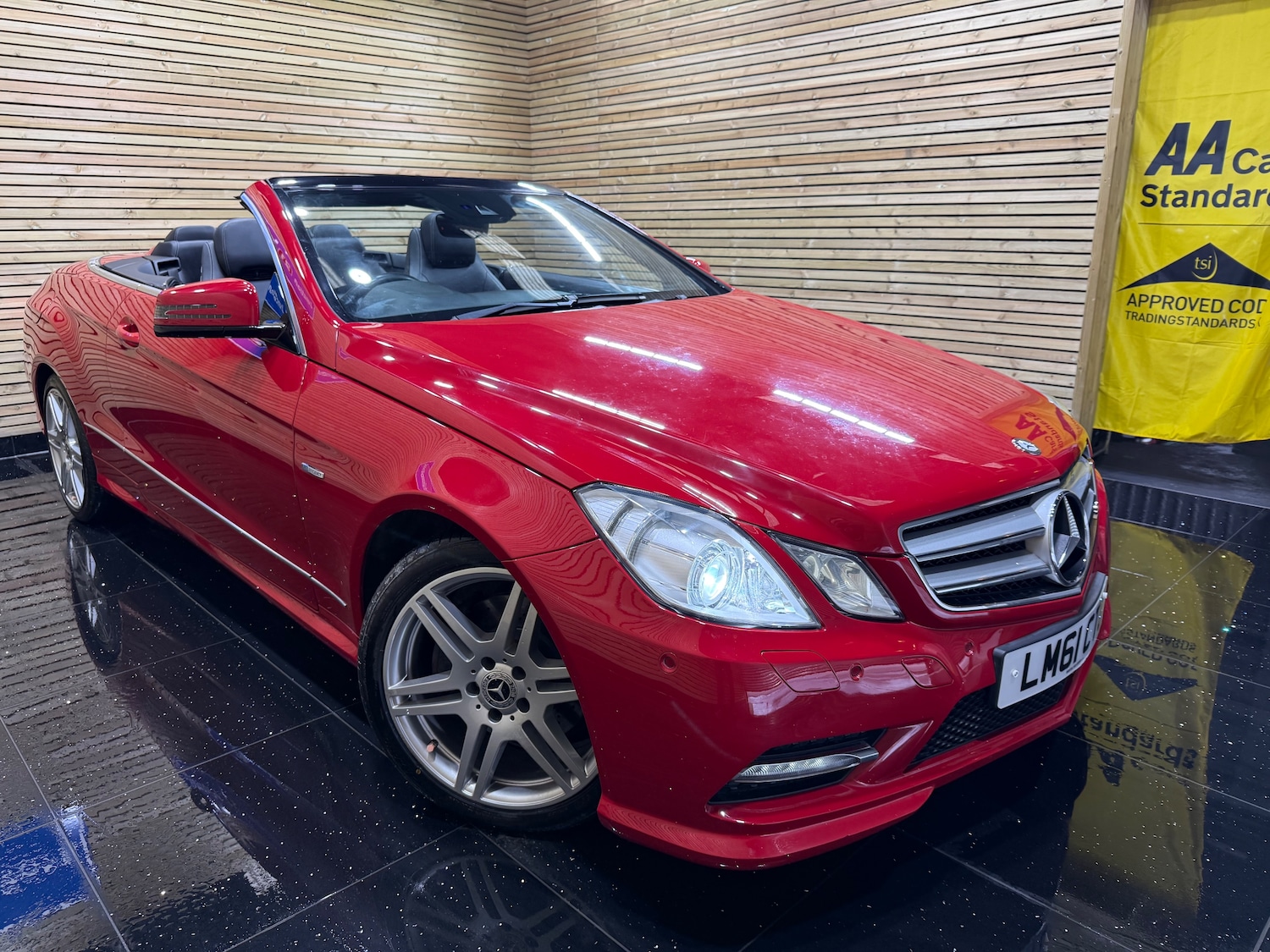 Used Mercedes-Benz E Class 2011 for sale - 76477485: Photo 6