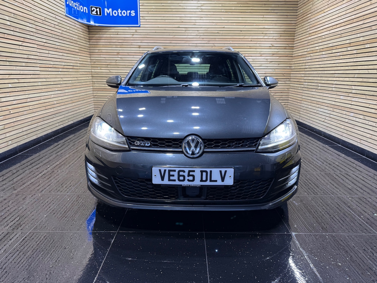 Used Volkswagen Golf 2015 for sale - 76386898: Photo 2