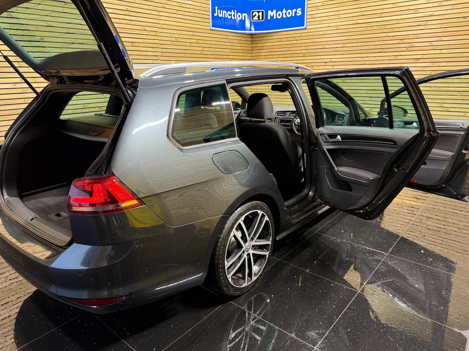 Used Volkswagen Golf 2015 for sale - 76386898: Photo 26