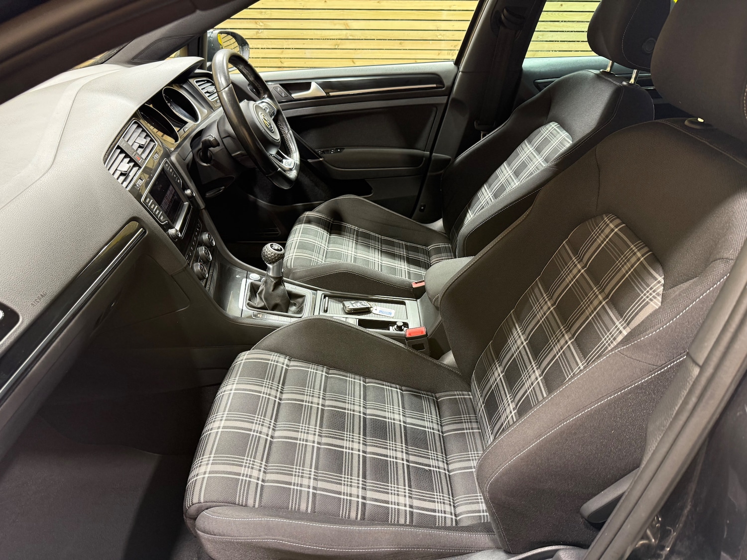 Used Volkswagen Golf 2015 for sale - 76386898: Photo 28