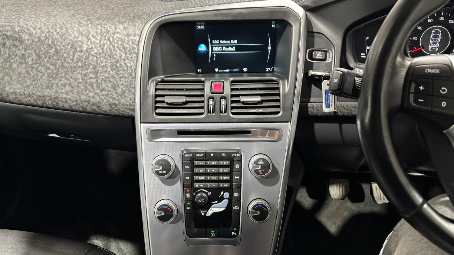 Used Volvo XC60 2016 for sale - 76313804: Photo 11