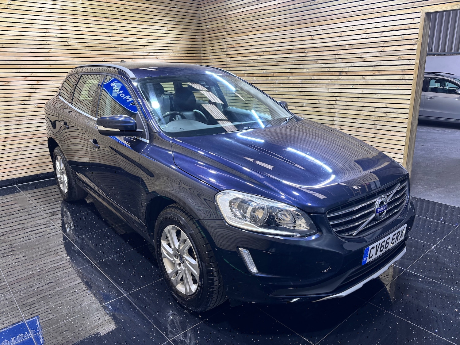 Used Volvo XC60 2016 for sale - 76313804: Photo 3