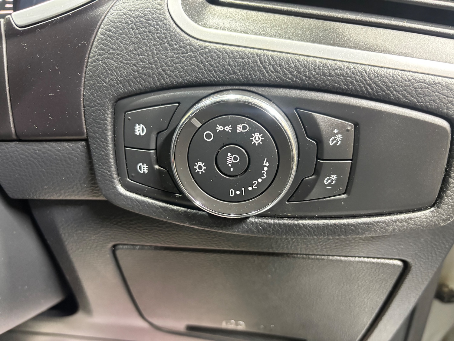 Used Ford S-Max 2017 for sale - 76074864: Photo 17