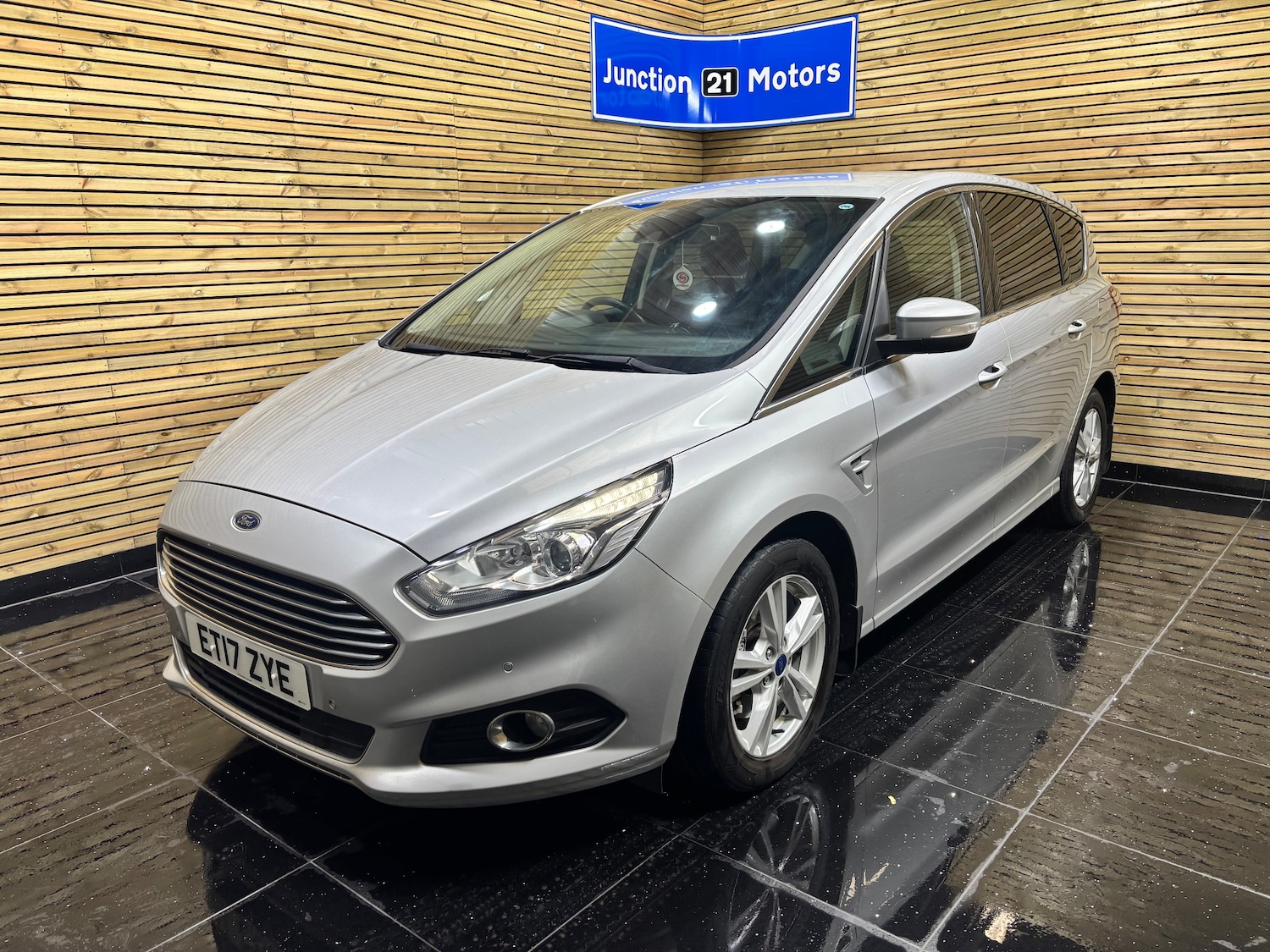 Used Ford S-Max 2017 for sale - 76074864: Photo 4