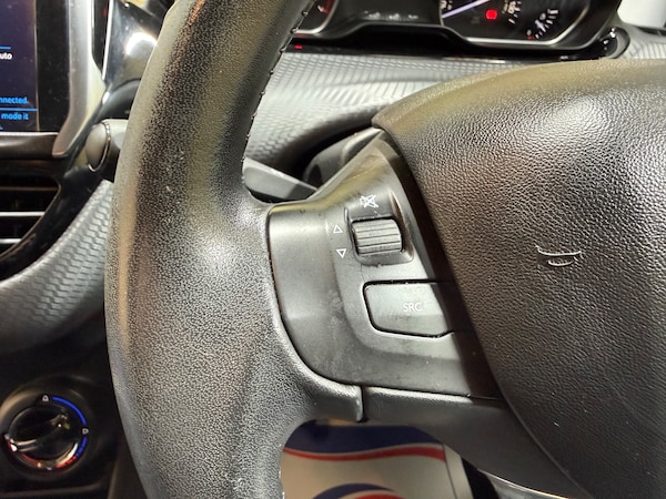 Used Peugeot 208 2017 for sale - 76311758: Photo 12