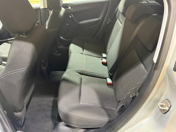 Used Peugeot 208 2017 for sale - 76311758: Photo 29