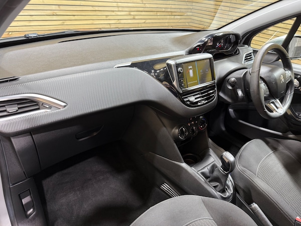 Used Peugeot 208 2017 for sale - 76311758: Photo 30