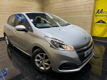 Used Peugeot 208 2017 for sale - 76311758: Photo 3