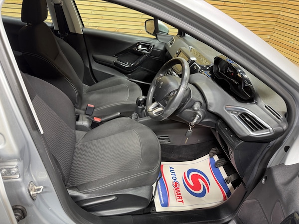 Used Peugeot 208 2017 for sale - 76311758: Photo 6