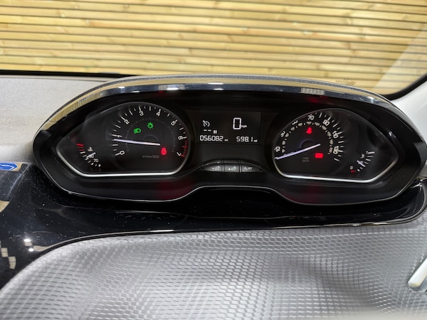 Used Peugeot 208 2017 for sale - 76311758: Photo 9