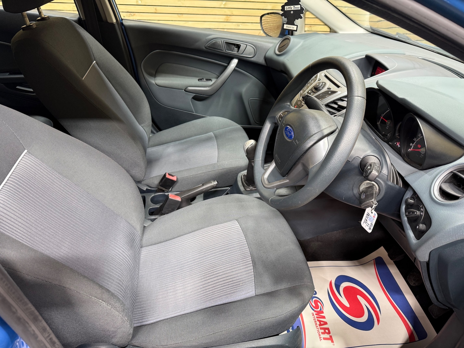 Used Ford Fiesta 2011 for sale - 76863086: Photo 11