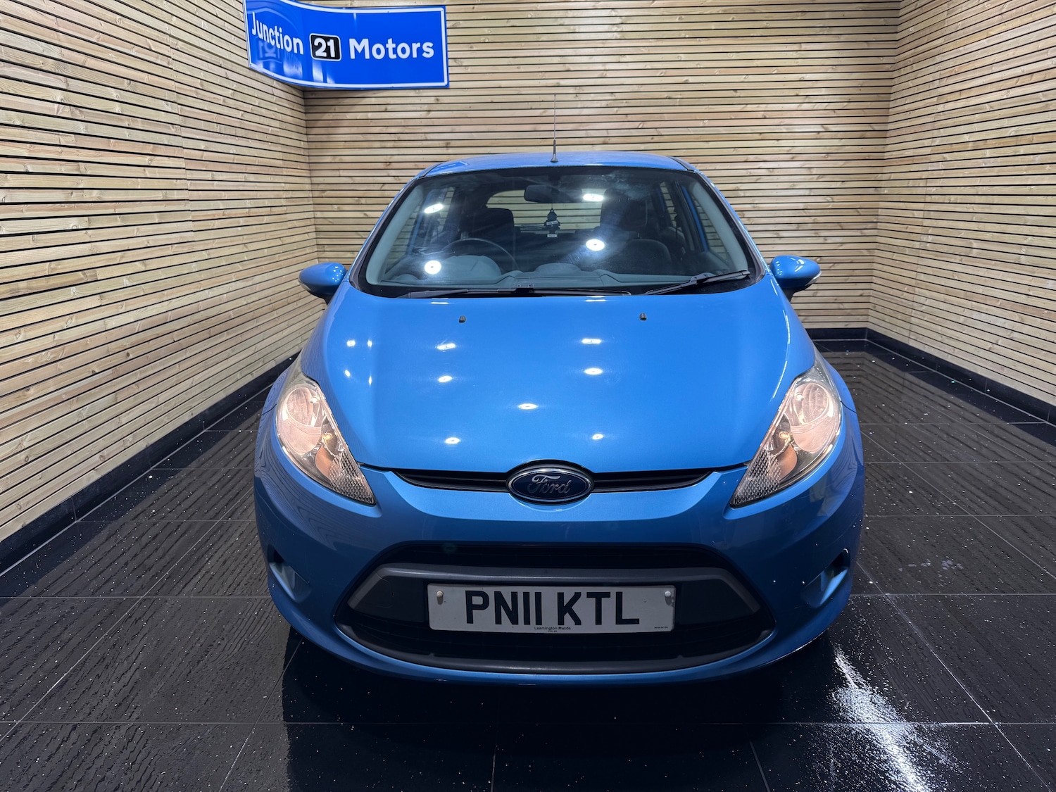 Used Ford Fiesta 2011 for sale - 76863086: Photo 2