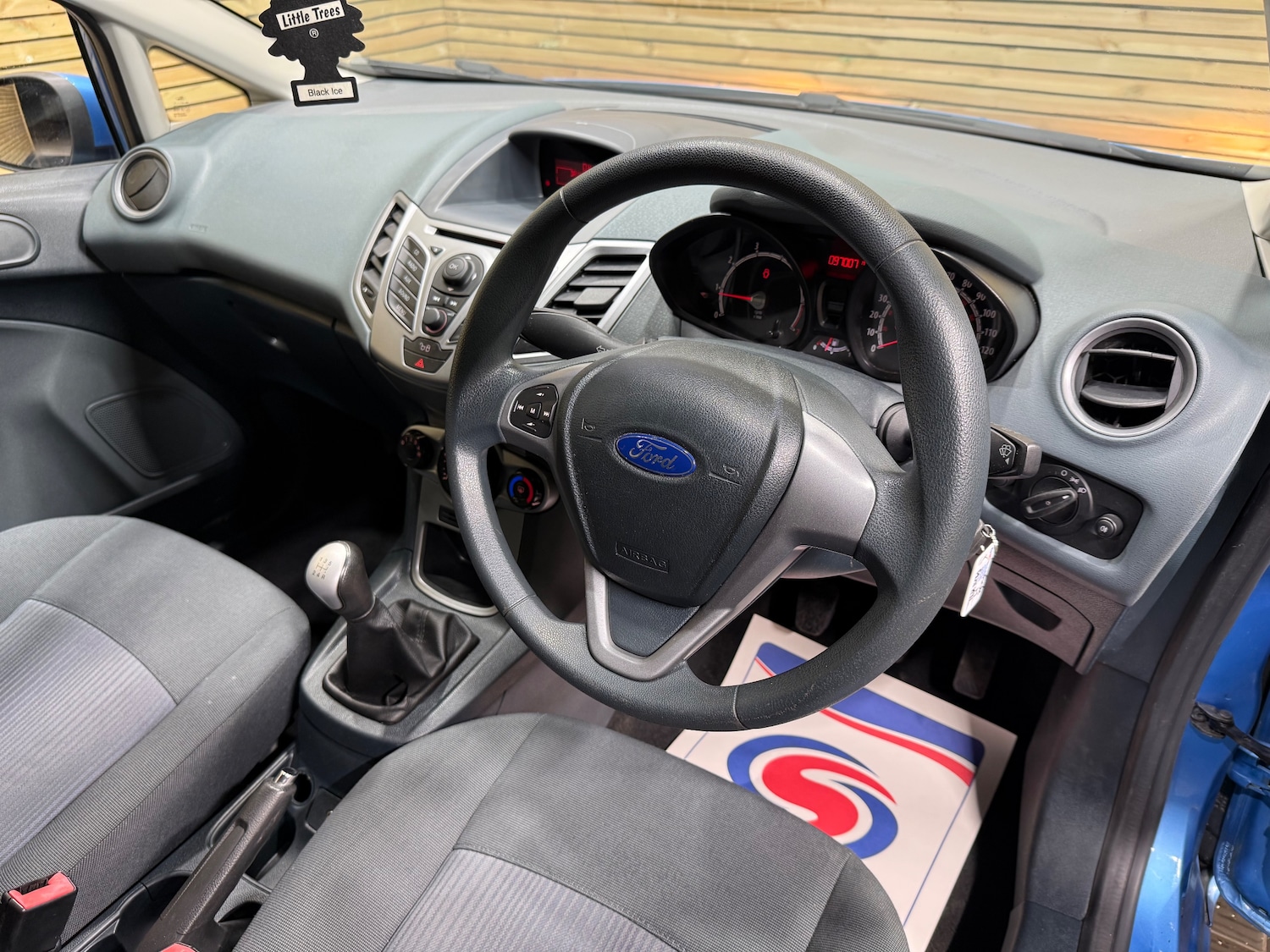 Used Ford Fiesta 2011 for sale - 76863086: Photo 21