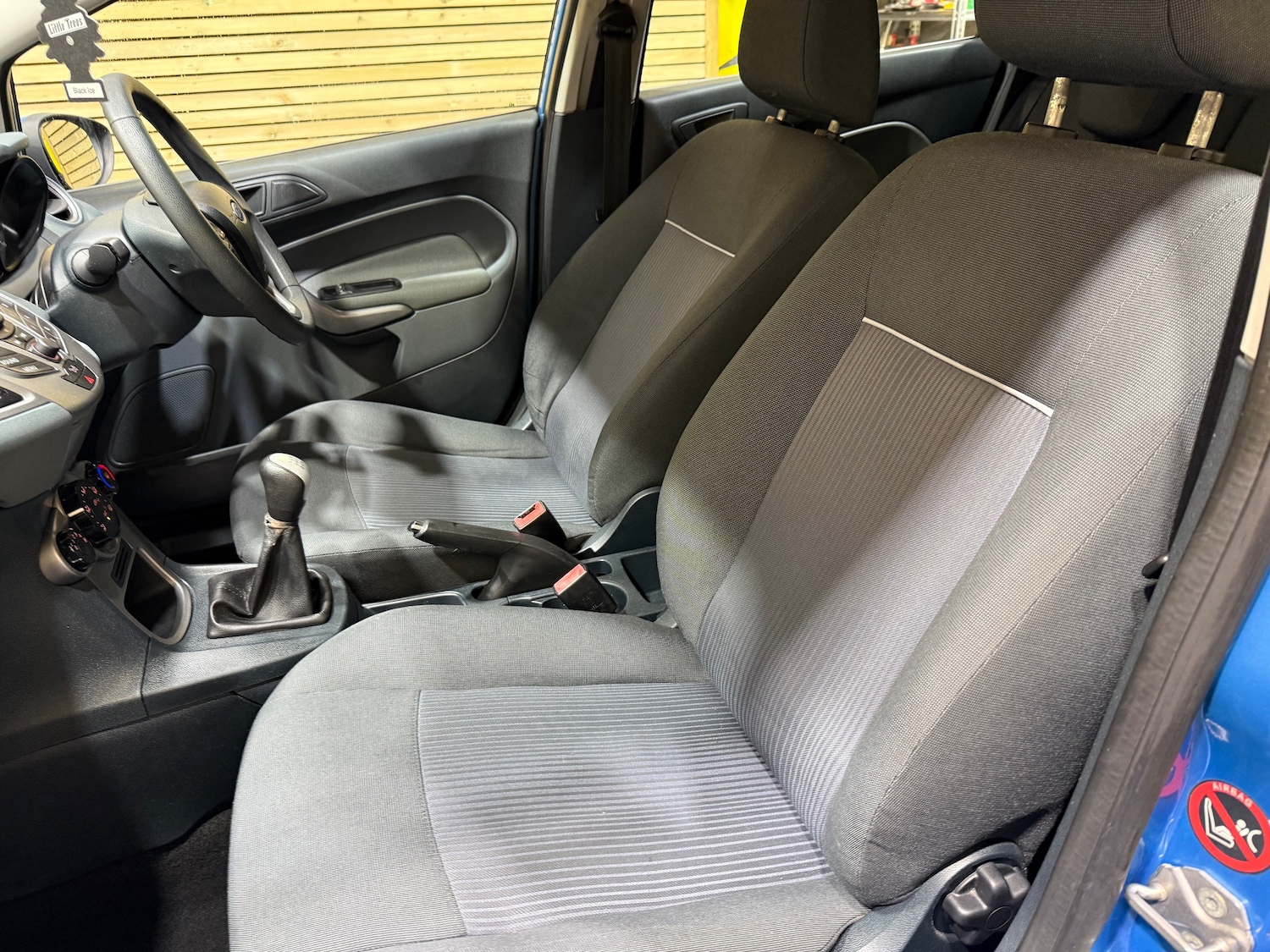 Used Ford Fiesta 2011 for sale - 76863086: Photo 28