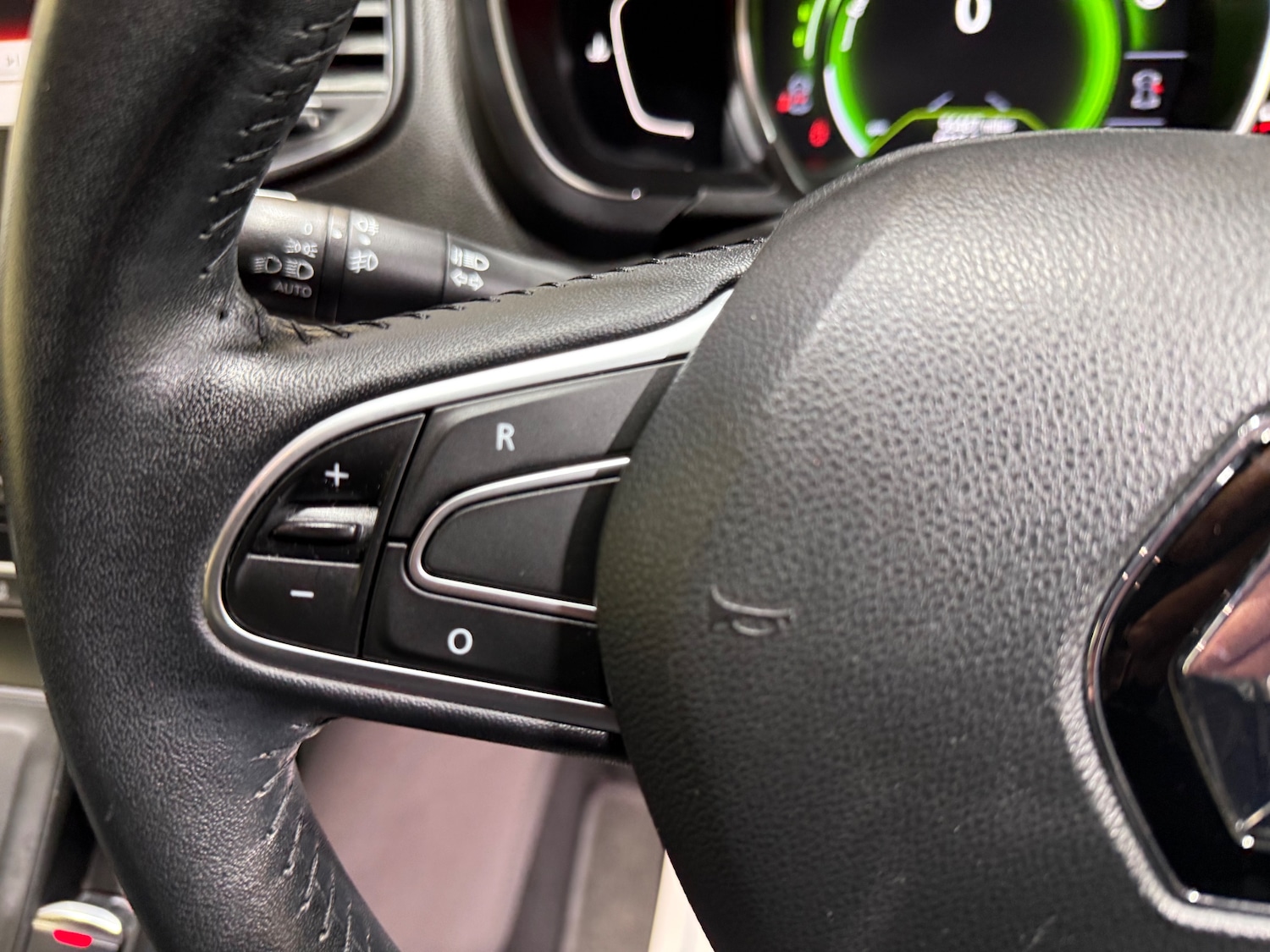 Used Renault Scenic 2017 for sale - 76940159: Photo 28