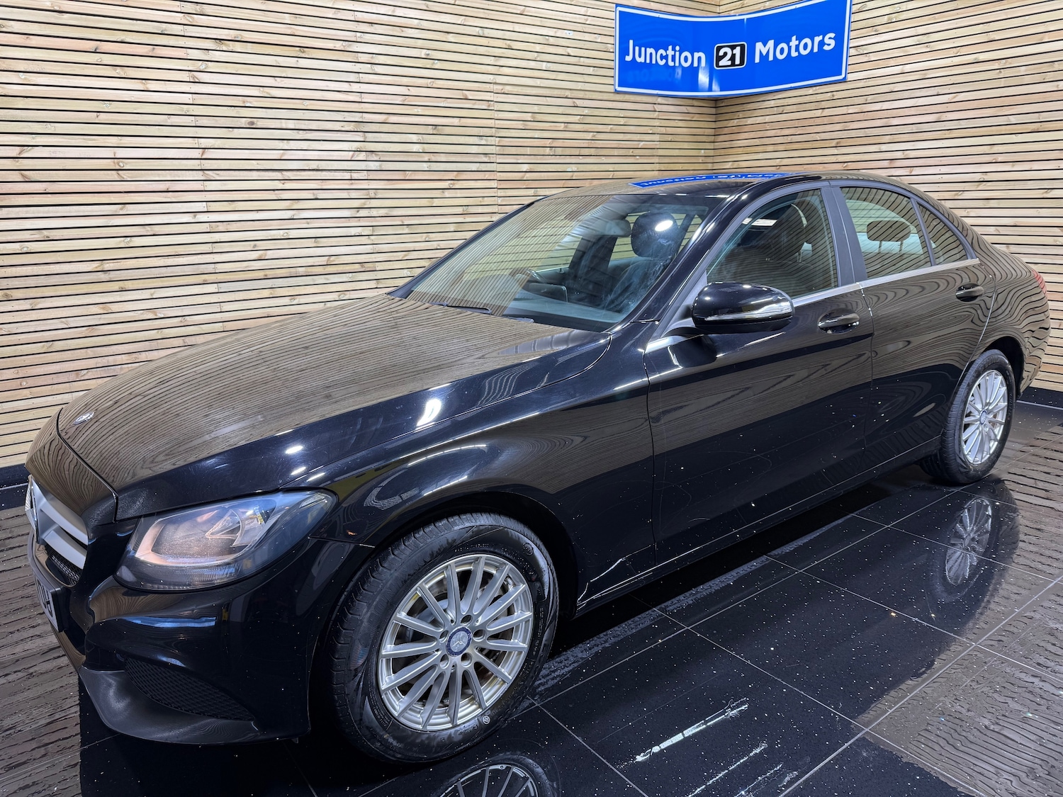 Used Mercedes-Benz C Class 2015 for sale - 76557830: Photo 17