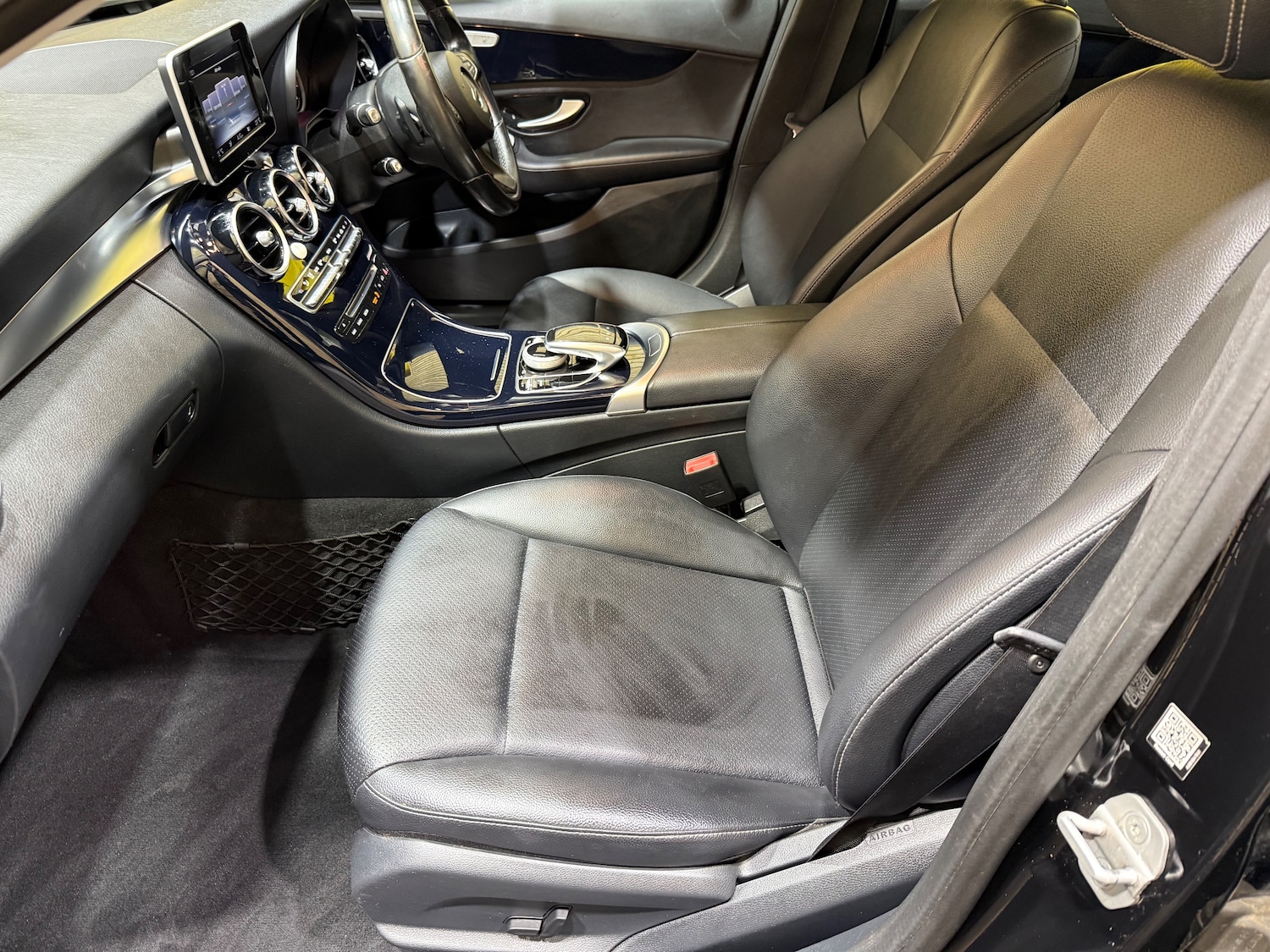 Used Mercedes-Benz C Class 2015 for sale - 76557830: Photo 34