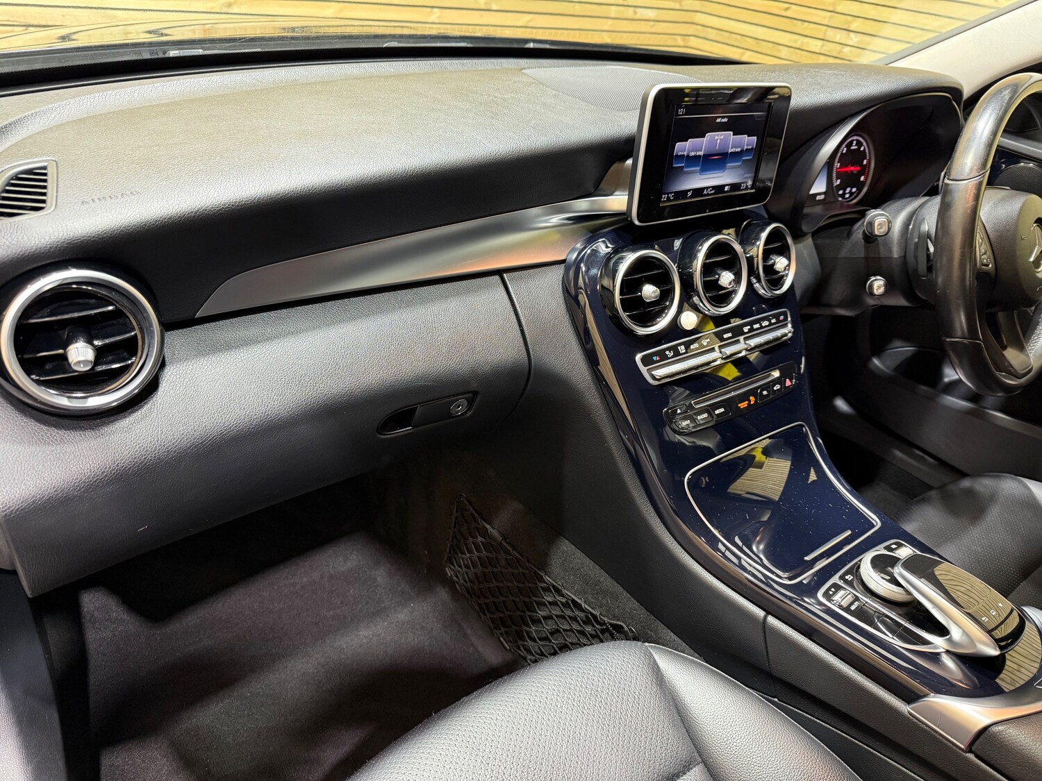 Used Mercedes-Benz C Class 2015 for sale - 76557830: Photo 35