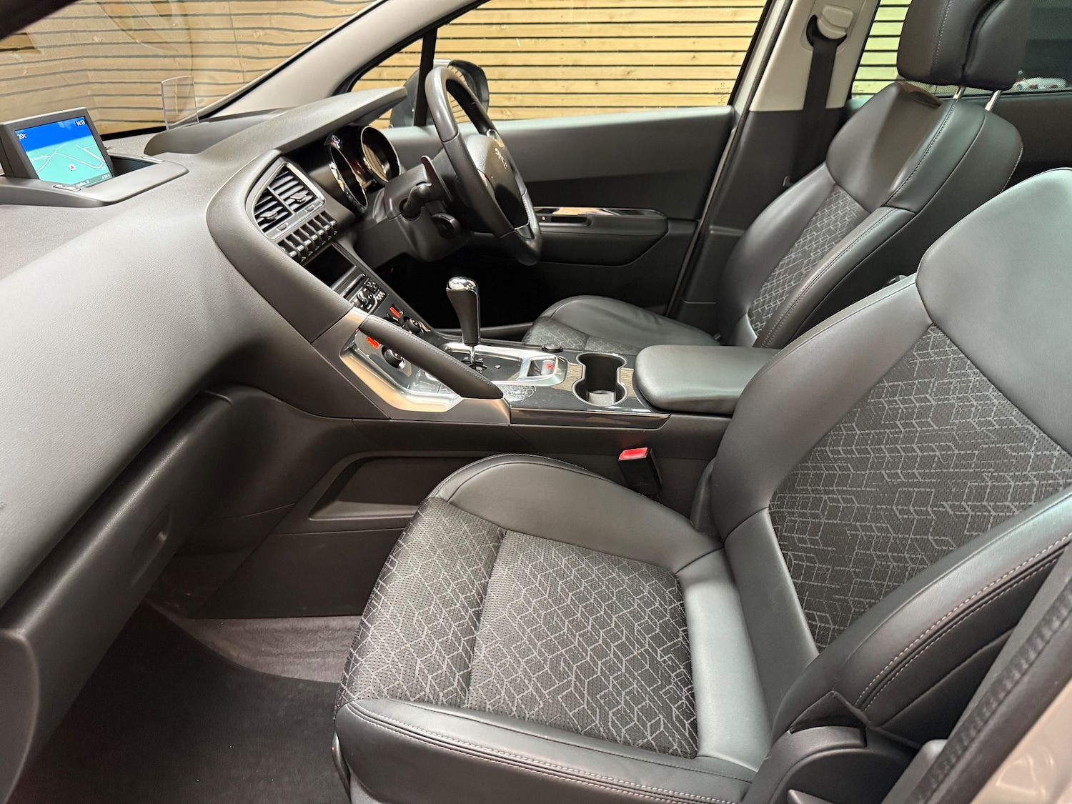 Used Peugeot 3008 2015 for sale - 75835525: Photo 28