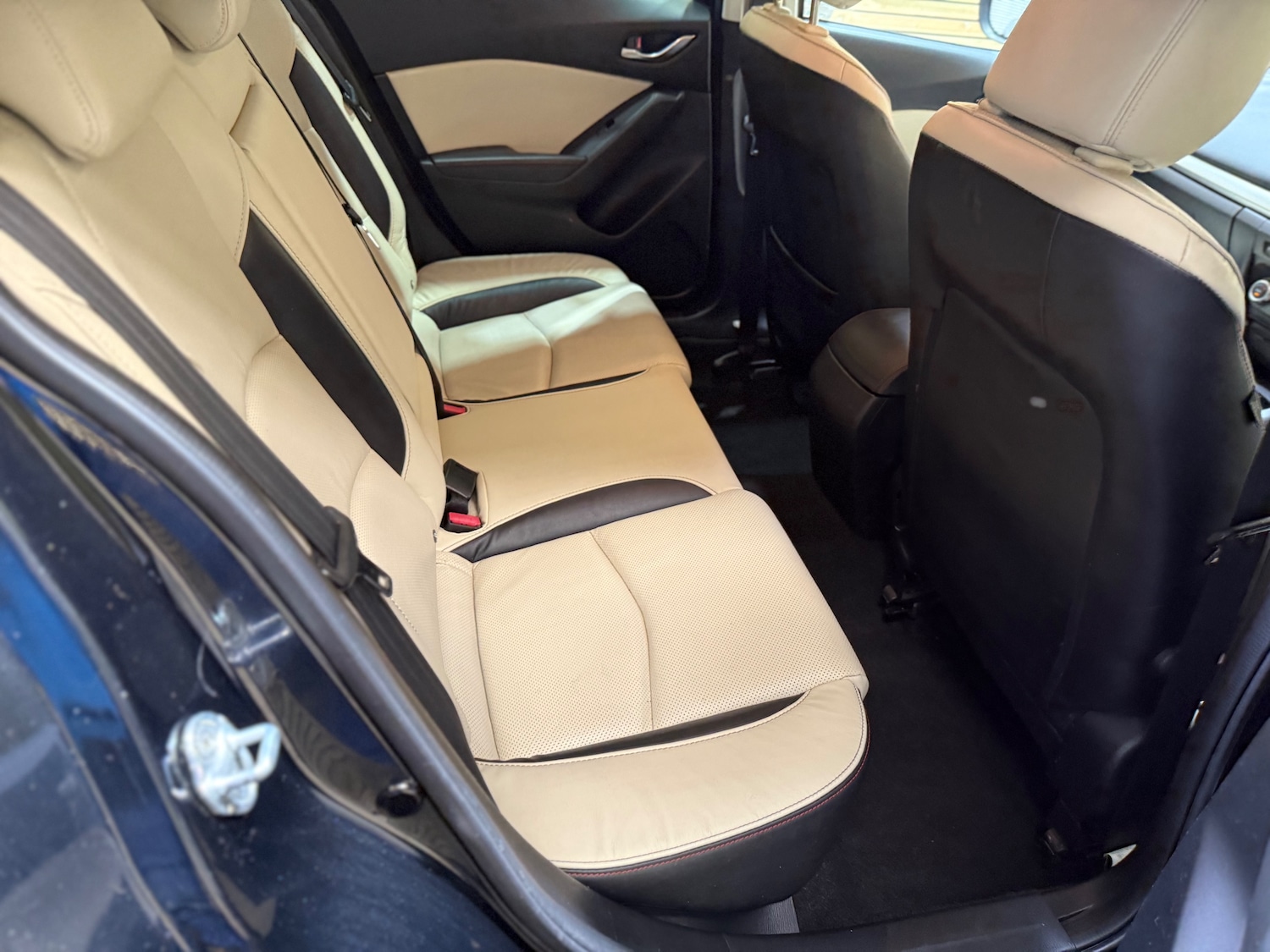 Used Mazda Mazda3 2015 for sale - 76096279: Photo 8