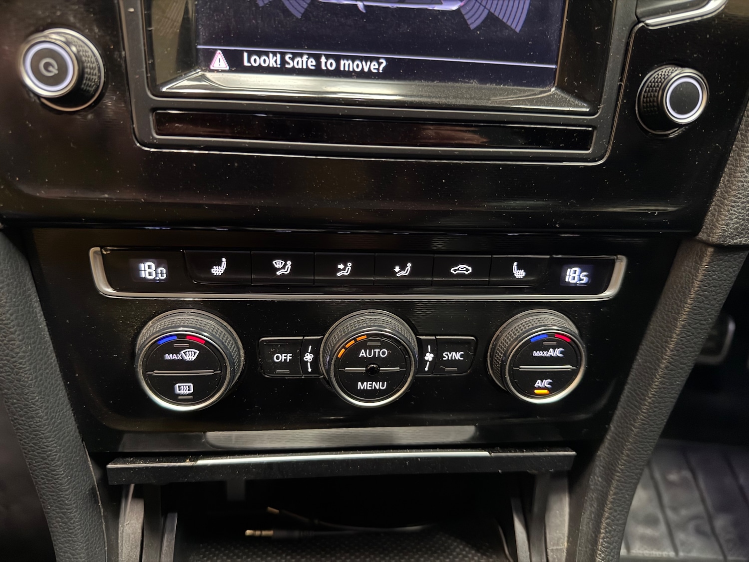 Used Volkswagen Golf 2014 for sale - 76508864: Photo 11