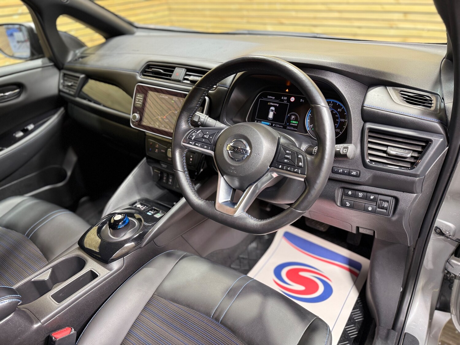 Used Nissan Leaf 2021 for sale - 77493800: Photo 24