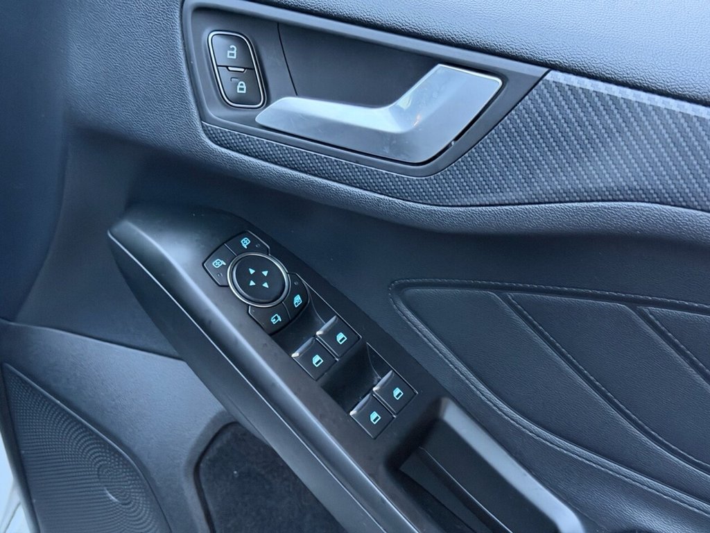 Used Ford Focus 2018 for sale - 76868211: Photo 3