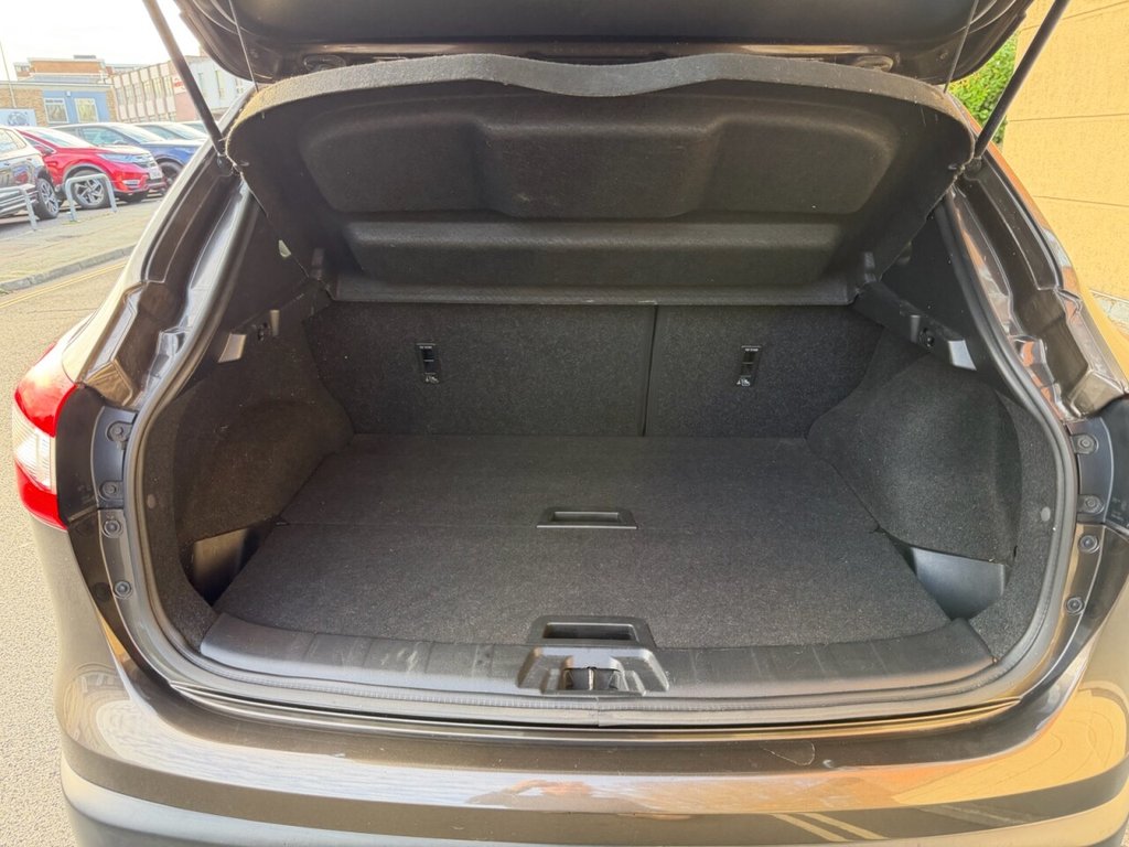 Used Nissan Qashqai 2015 for sale - 76570278: Photo 17