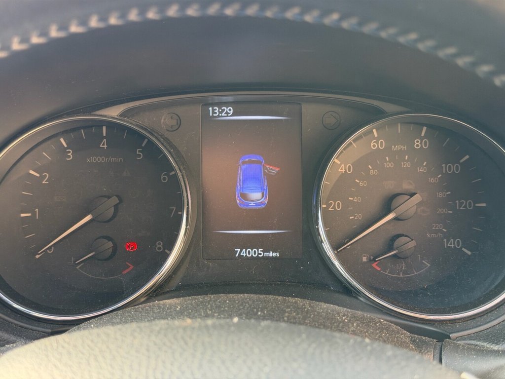 Used Nissan Qashqai 2015 for sale - 76570278: Photo 4