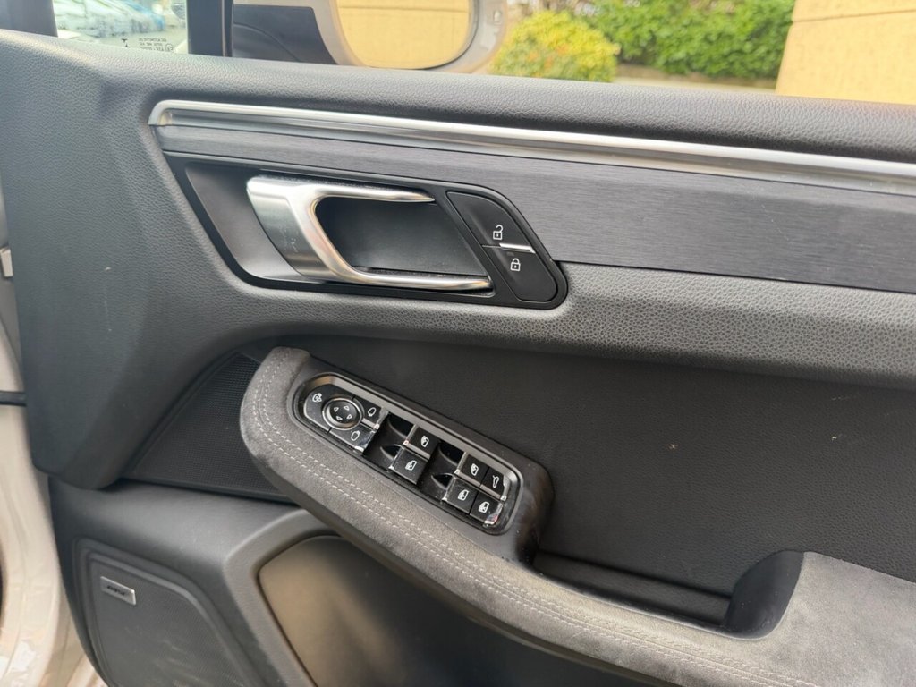 Used Porsche Macan 2020 for sale - 77547563: Photo 15